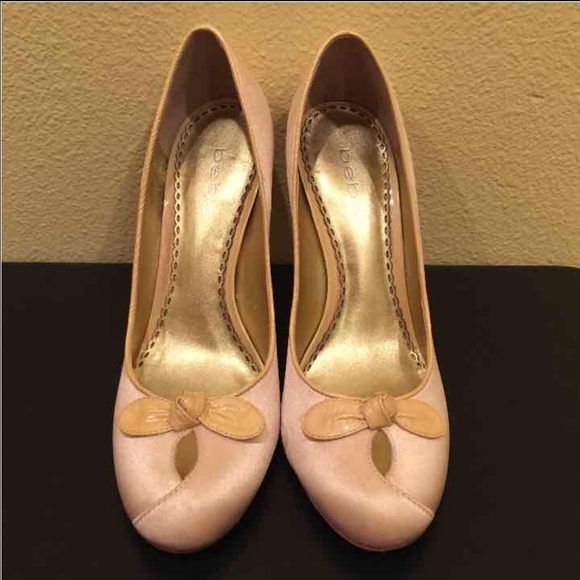 Bebe blush pumps