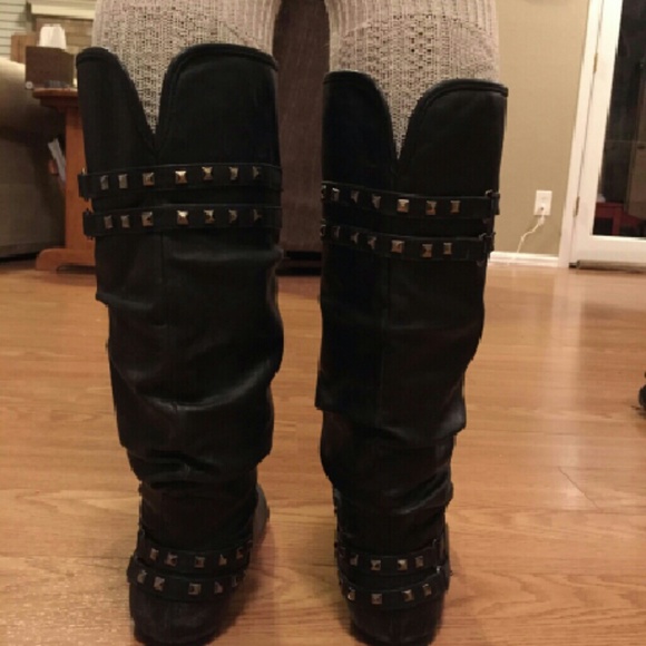 Studded black Riding Boots with no heel - Picture 2 of 3