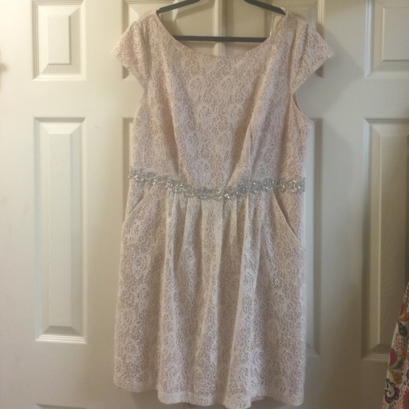 Prom/ homecoming dress - Picture 4 of 4