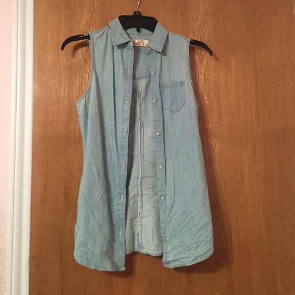 Sleeveless denim button down