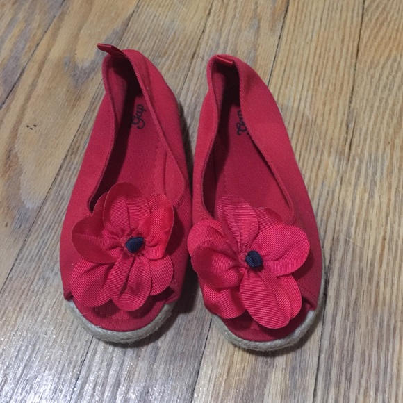 Red flower gap sandals toddlers