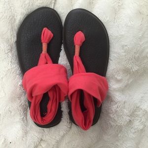 Sanuk yoga sandles