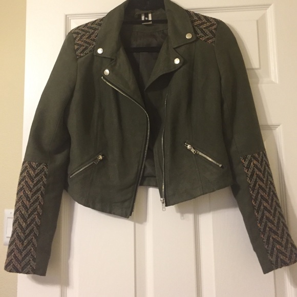Adorable army jacket in great condition!