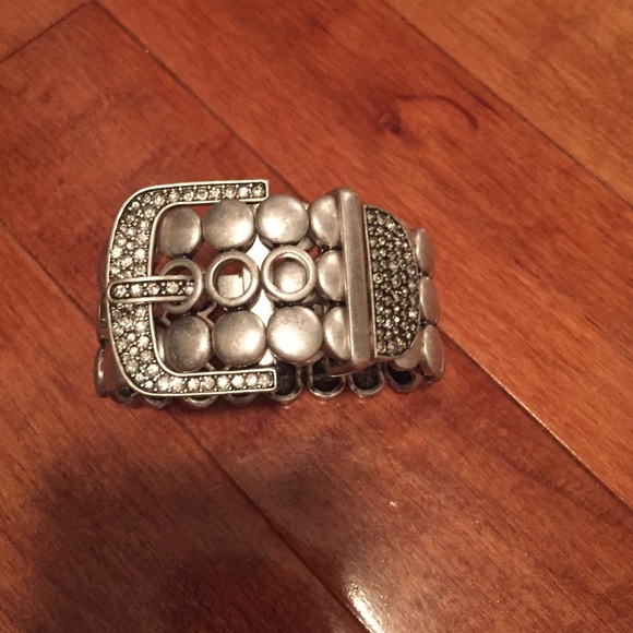 Blingy stretch cuff bracelet
