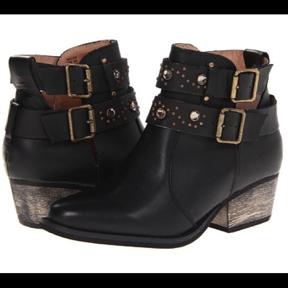 ⚡️BUY NOW⚡️Betsy Johnson Willow Ankle Boot