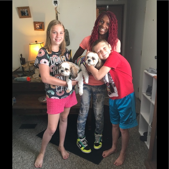 Meet your Posher, Patricia - Picture 3 of 4