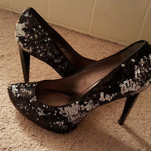 BCBGMAXAZRIA Two Toned Sequin Heels - Picture 4 of 4