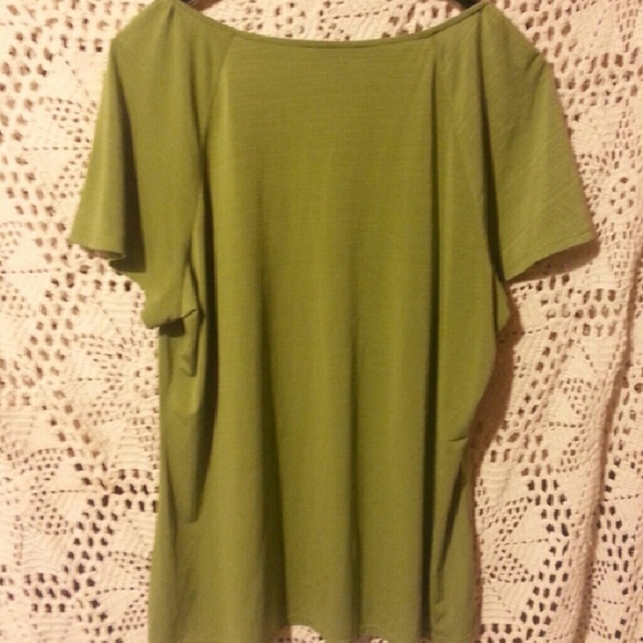 Green Top - Picture 3 of 4