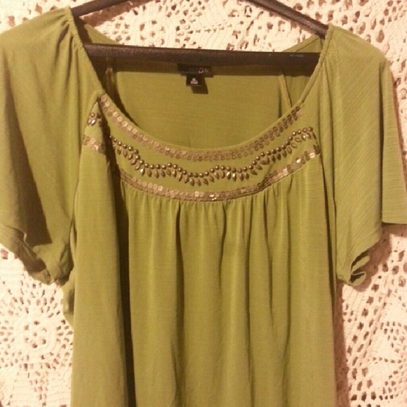 Green Top - Picture 4 of 4