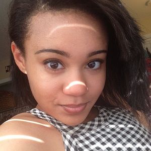 Meet your Posher, Mia