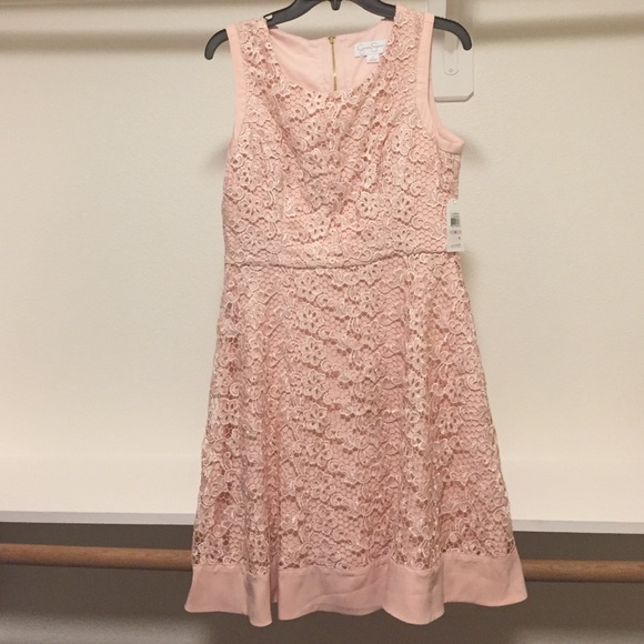 Gorgeous light pink dress!