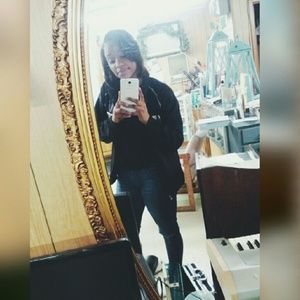 Meet your Posher, Casey