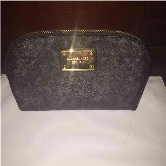 ❌SOLD❌ New Michael Kors Cosmetics bag