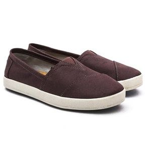 Never Worn Tom's Avalon Sneaker