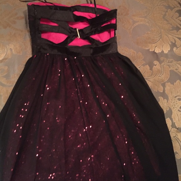 Dress - Picture 3 of 4