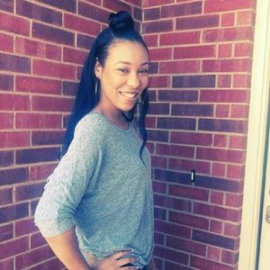 Meet your Posher, Lauretta