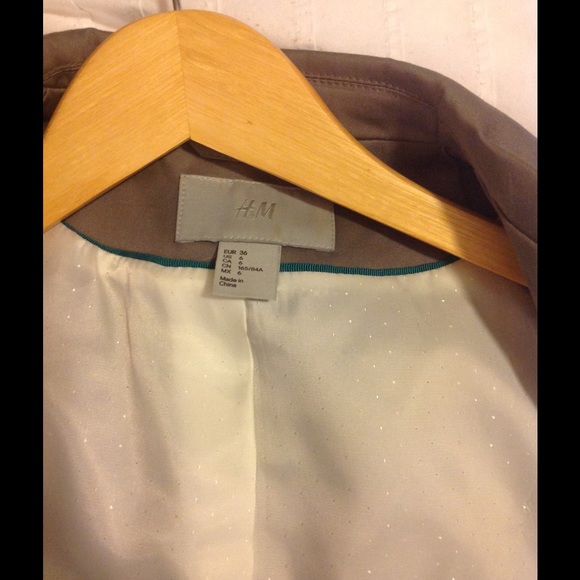 Blazer - Picture 3 of 3