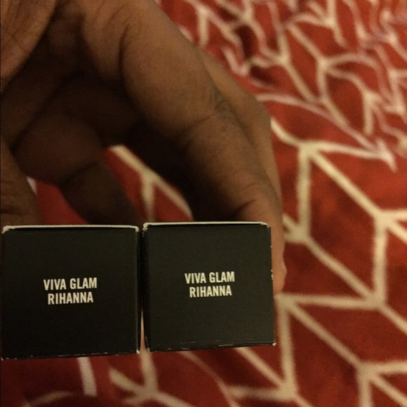 Lipsticks - Picture 2 of 4