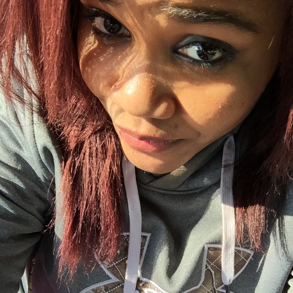 Meet your Posher, Carley - Picture 1 of 1