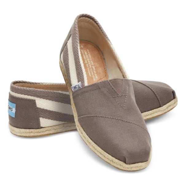 NWOT DARK GREY STRIPE UNIVERSITY WOMEN'S CLASSICS