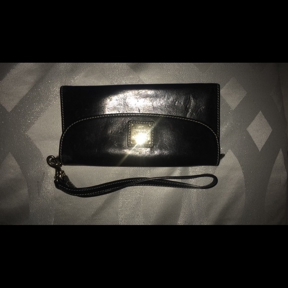 Dooney & Bourke wallet