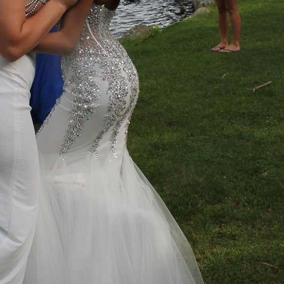 Beautiful, long, strapless Jovani dress - Picture 3 of 4