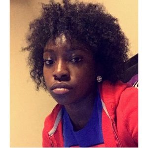 Meet your Posher, Tia