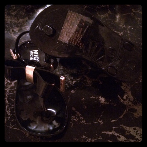 Toddlers Micheal Kors Bow sandals *ON HOLD*