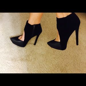 Super sexy Steve Madden high heel booties