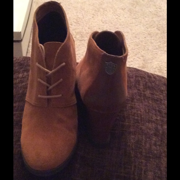 Etienne Aigner wedge suede booties - Picture 4 of 4