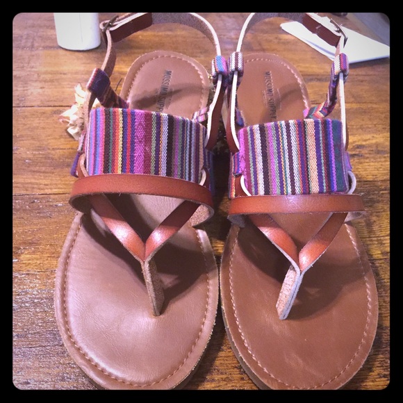 Tribal sandals minimal wear