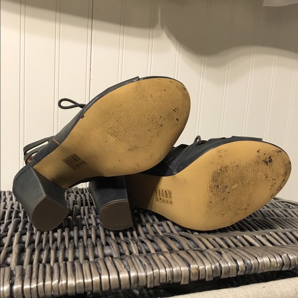 Heels - Picture 3 of 4