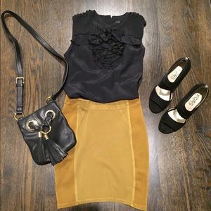 BCBG fitted pencil skirt