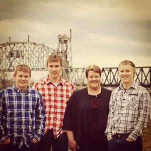 Meet your Posher, Demetra