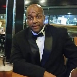 Meet your Posher, Dennis