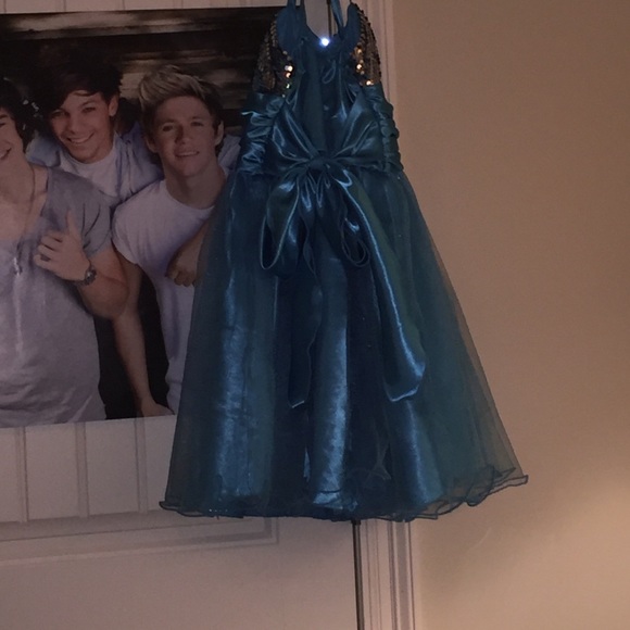 Dress - Picture 2 of 3