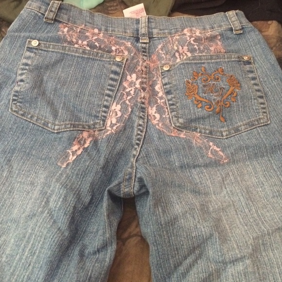Jeans - Picture 2 of 4