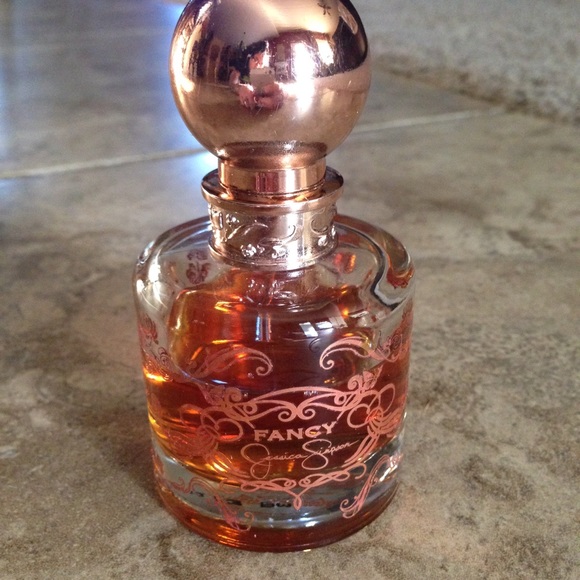 Jessica Simpson Fancy perfume