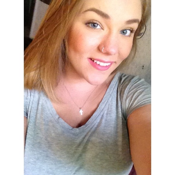 Meet your Posher, Paige - Picture 2 of 3