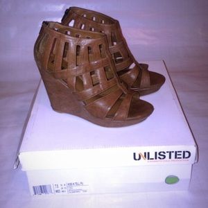 Kenneth Cole Unlisted Brown Wedges