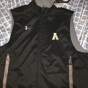 Men's large reversible under armour vest! New!