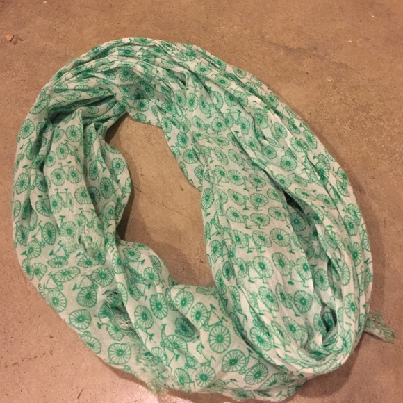 Gap bike scarf