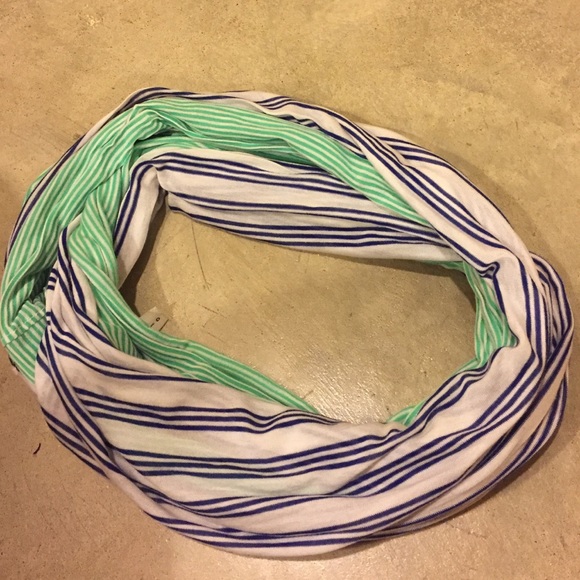 Gap infinity scarf