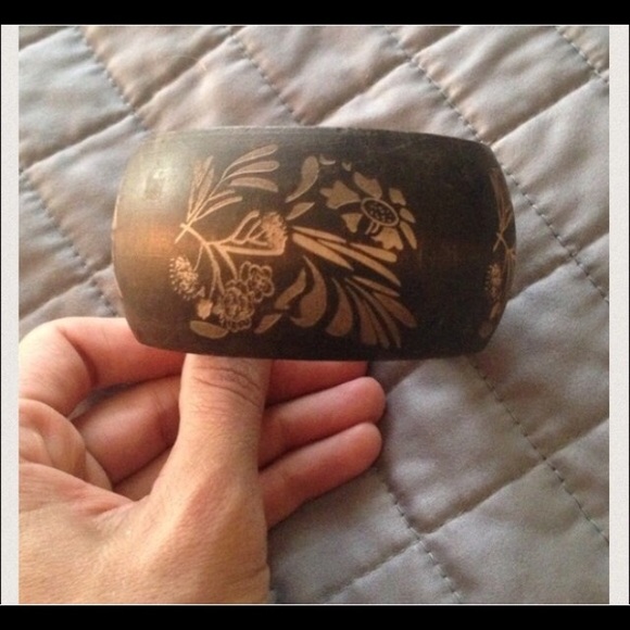 Wood with design bangle