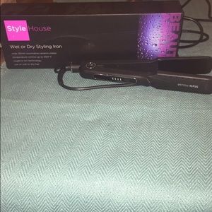 Style house wet or dry Straightener