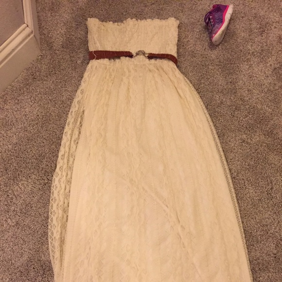 Lace maxi dress in cream