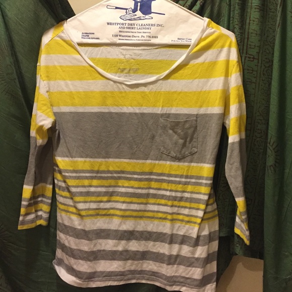 American eagle yellow tee!