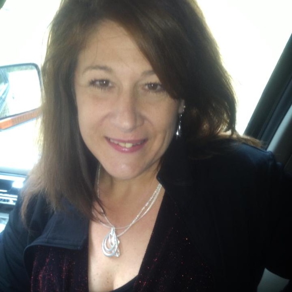 Meet your Posher, Christina - Picture 1 of 1