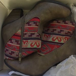 Booties size 8 from shoe dazzle