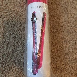 Nume Pink Flat Iron